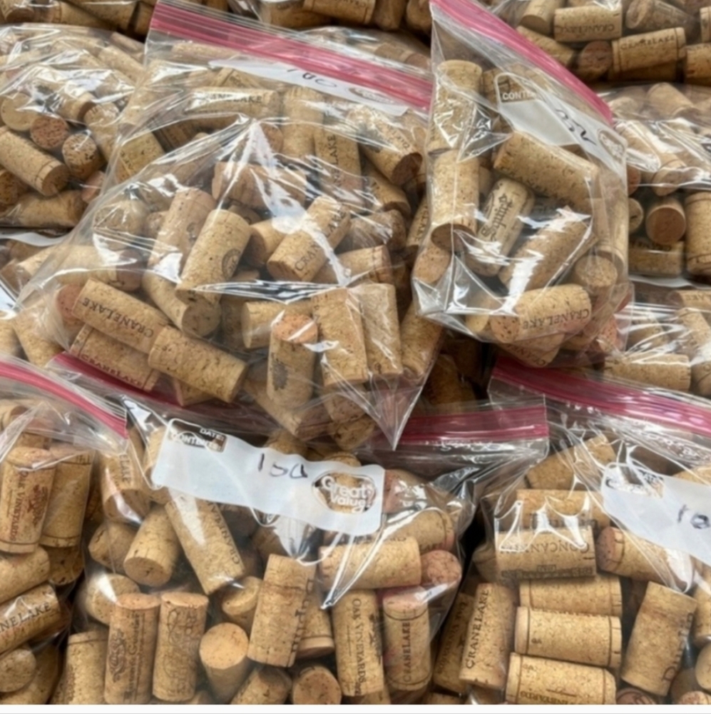 1000 Wine Corks